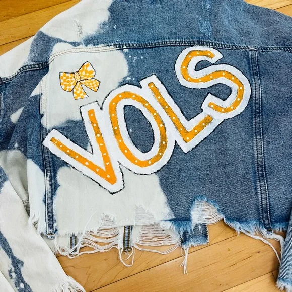 Custom Hand Painted Tennessee Vols Distressed Denim Jacket - Picture 5 of 10